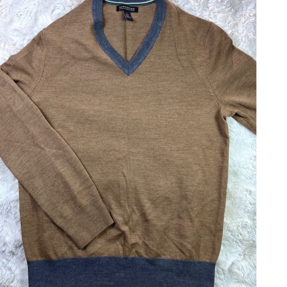 Banana Republic Extra Fine Merino Wool Slim Fit V-Neck Sweater Tan Grey Sz L A28